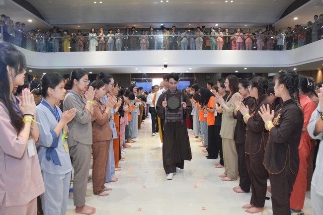 Khoá tu “Gốc Rễ Tâm Linh Xin Bồi Đắp” – CLB Nhân sinh