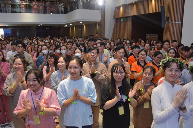 Khoá tu “Gốc Rễ Tâm Linh Xin Bồi Đắp” – CLB Nhân sinh