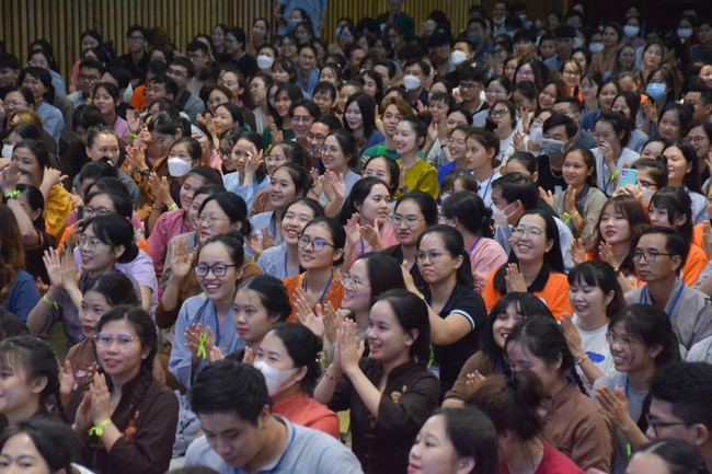 Khoá tu “Gốc Rễ Tâm Linh Xin Bồi Đắp” – CLB Nhân sinh