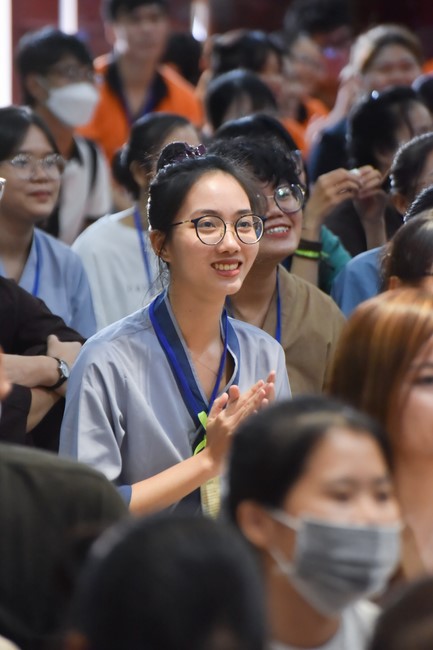 Khoá tu “Gốc Rễ Tâm Linh Xin Bồi Đắp” – CLB Nhân sinh