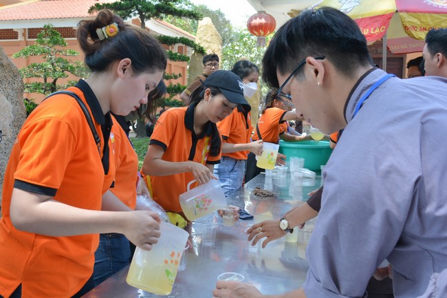 Khoá tu “Gốc Rễ Tâm Linh Xin Bồi Đắp” – CLB Nhân sinh