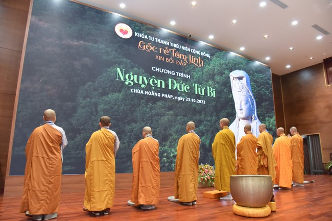 Khoá tu “Gốc Rễ Tâm Linh Xin Bồi Đắp” – CLB Nhân sinh