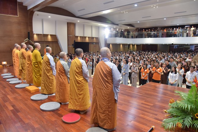 Khoá tu “Gốc Rễ Tâm Linh Xin Bồi Đắp” – CLB Nhân sinh