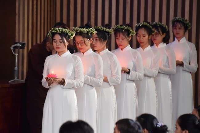 Khoá tu “Gốc Rễ Tâm Linh Xin Bồi Đắp” – CLB Nhân sinh