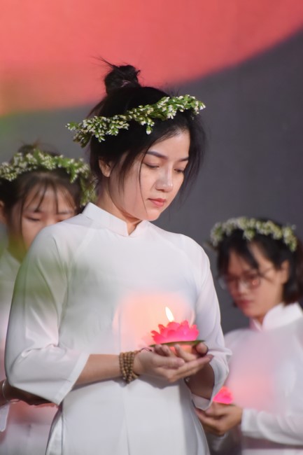 Khoá tu “Gốc Rễ Tâm Linh Xin Bồi Đắp” – CLB Nhân sinh