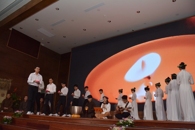 Khoá tu “Gốc Rễ Tâm Linh Xin Bồi Đắp” – CLB Nhân sinh