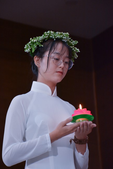 Khoá tu “Gốc Rễ Tâm Linh Xin Bồi Đắp” – CLB Nhân sinh