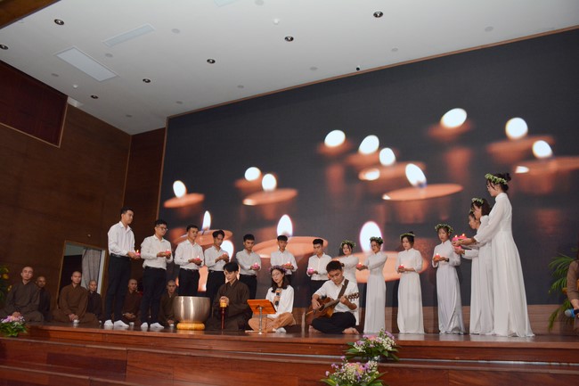 Khoá tu “Gốc Rễ Tâm Linh Xin Bồi Đắp” – CLB Nhân sinh