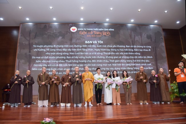 Khoá tu “Gốc Rễ Tâm Linh Xin Bồi Đắp” – CLB Nhân sinh