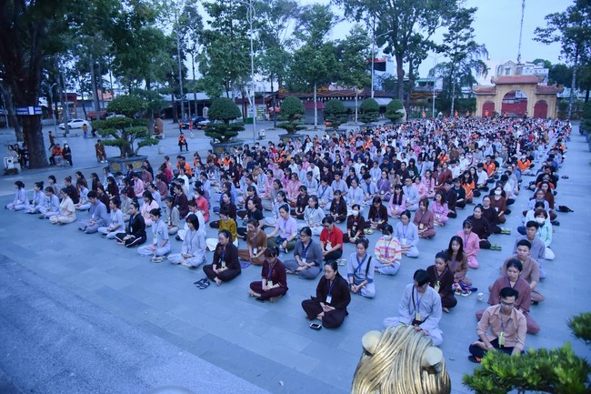 Khoá tu “Gốc Rễ Tâm Linh Xin Bồi Đắp” – CLB Nhân sinh