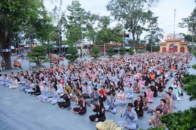 Khoá tu “Gốc Rễ Tâm Linh Xin Bồi Đắp” – CLB Nhân sinh