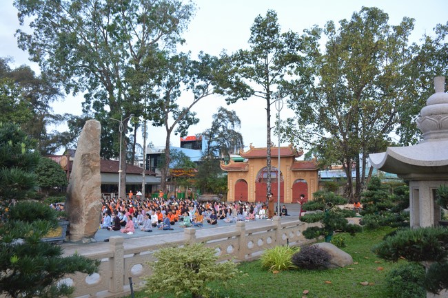 Khoá tu “Gốc Rễ Tâm Linh Xin Bồi Đắp” – CLB Nhân sinh