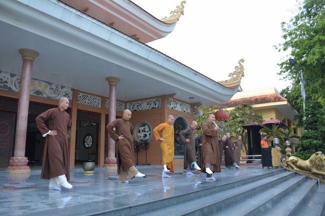 Khoá tu “Gốc Rễ Tâm Linh Xin Bồi Đắp” – CLB Nhân sinh