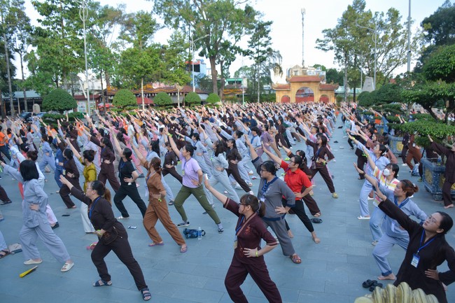 Khoá tu “Gốc Rễ Tâm Linh Xin Bồi Đắp” – CLB Nhân sinh