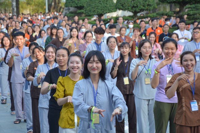 Khoá tu “Gốc Rễ Tâm Linh Xin Bồi Đắp” – CLB Nhân sinh