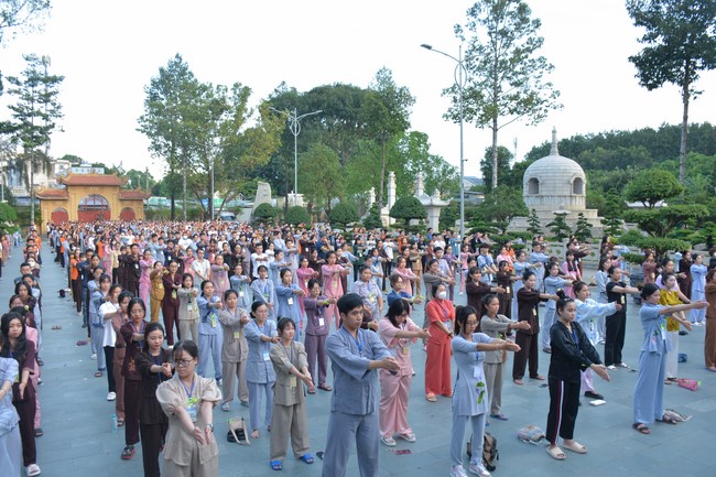 Khoá tu “Gốc Rễ Tâm Linh Xin Bồi Đắp” – CLB Nhân sinh