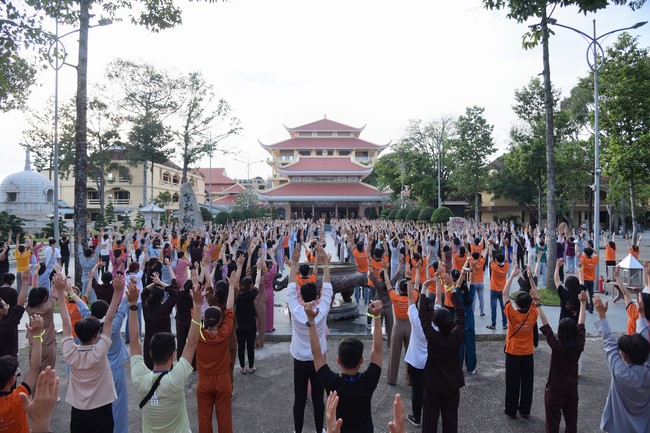 Khoá tu “Gốc Rễ Tâm Linh Xin Bồi Đắp” – CLB Nhân sinh