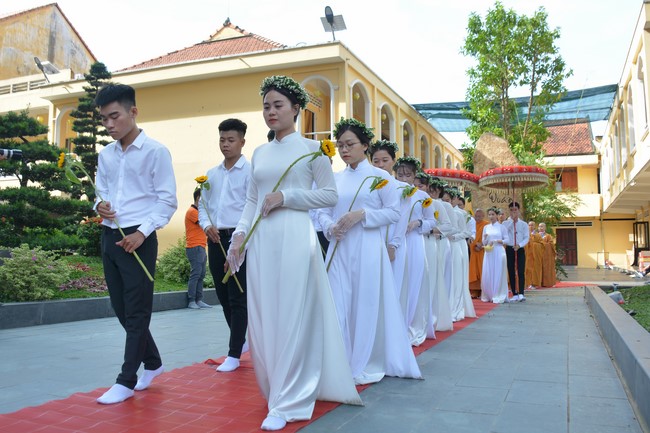 Khoá tu “Gốc Rễ Tâm Linh Xin Bồi Đắp” – CLB Nhân sinh