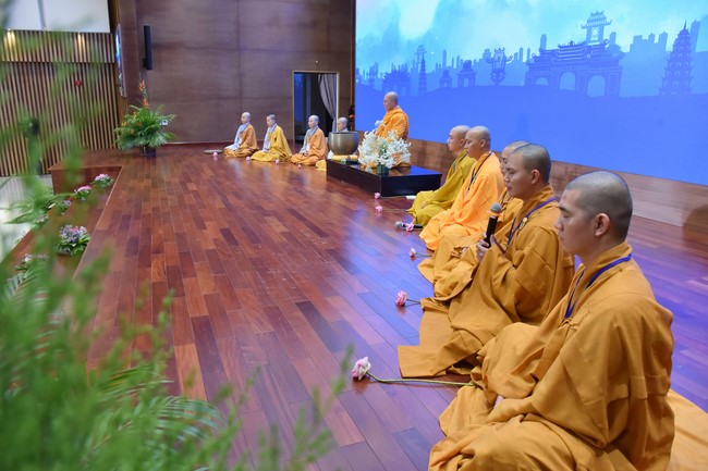 Khoá tu “Gốc Rễ Tâm Linh Xin Bồi Đắp” – CLB Nhân sinh