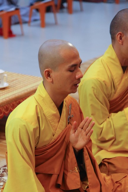 Repentance ceremony at Giai Lam Pagoda