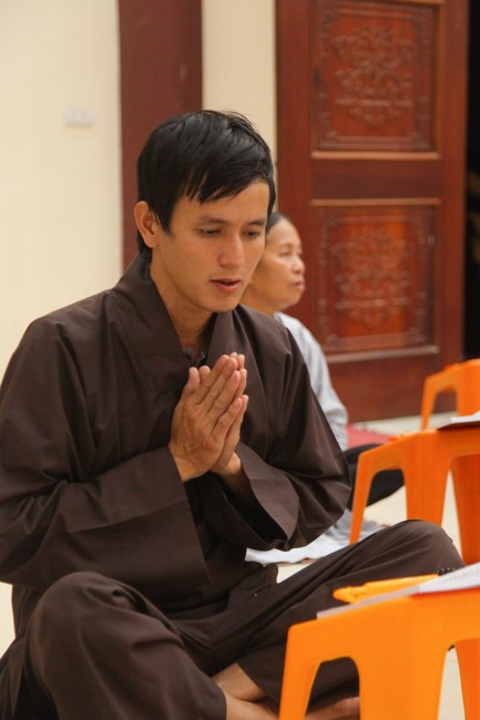 Repentance ceremony at Giai Lam Pagoda