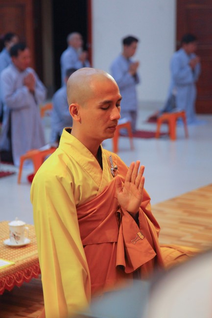 Repentance ceremony at Giai Lam Pagoda