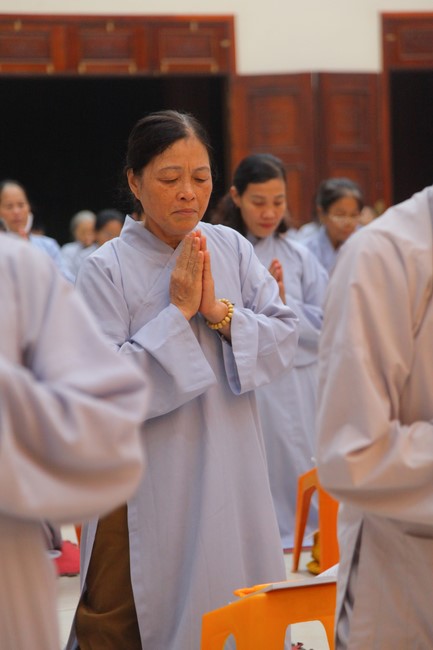 Repentance ceremony at Giai Lam Pagoda