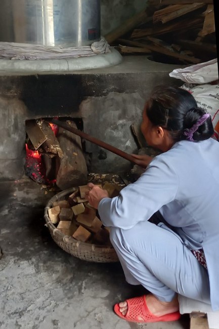 Meaningful Charity at Dong Cao Pagoda in Thanh Hoa