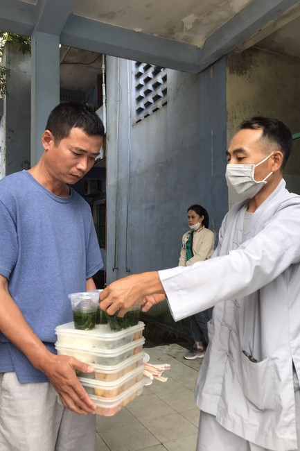 Meaningful Charity at Dong Cao Pagoda in Thanh Hoa