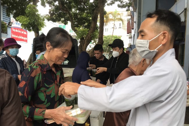Meaningful Charity at Dong Cao Pagoda in Thanh Hoa