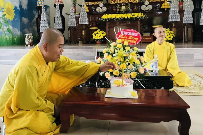 Meaningful Charity at Dong Cao Pagoda in Thanh Hoa