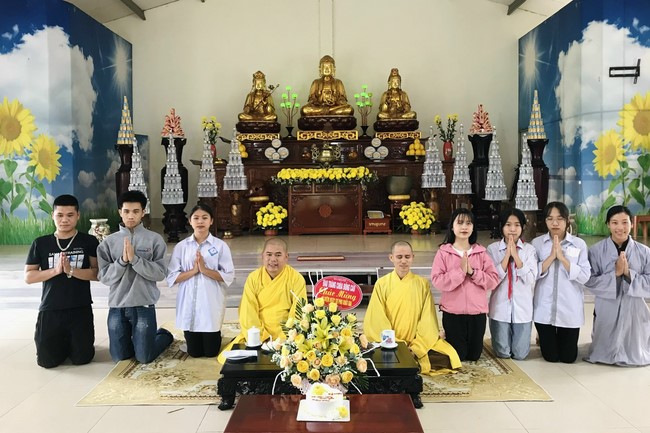 Meaningful Charity at Dong Cao Pagoda in Thanh Hoa