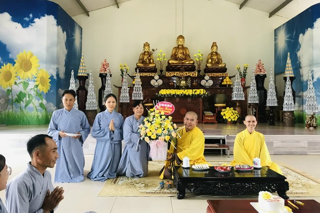 Meaningful Charity at Dong Cao Pagoda in Thanh Hoa