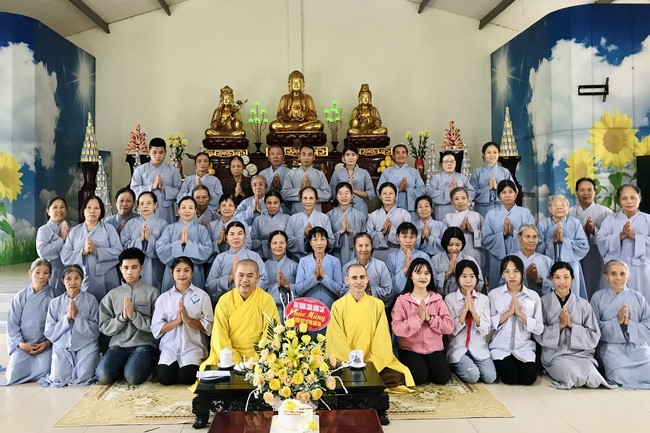 Meaningful Charity at Dong Cao Pagoda in Thanh Hoa