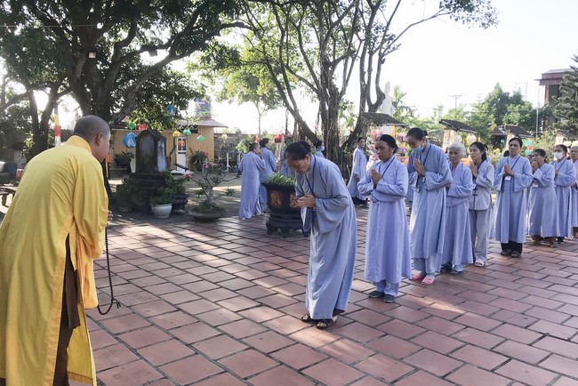 One - Day Retreat at Dong Cao pagoda