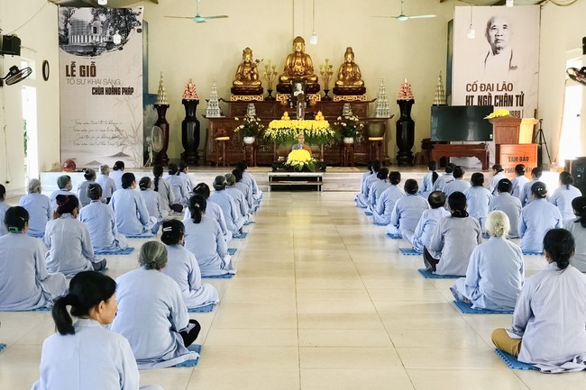 One - Day Retreat at Dong Cao pagoda