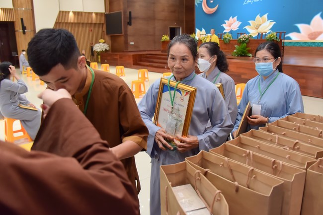 Cuộc thi “Thắp Sáng Đèn Tuệ” – lần IV