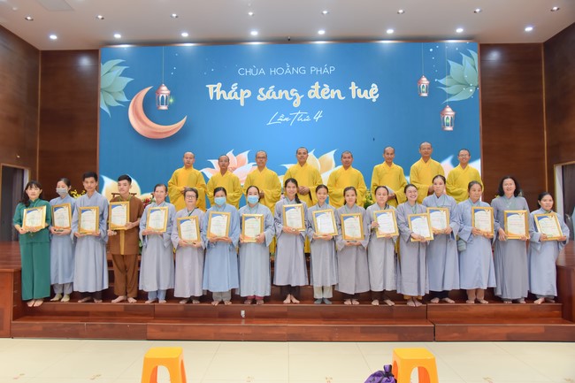 Cuộc thi “Thắp Sáng Đèn Tuệ” – lần IV