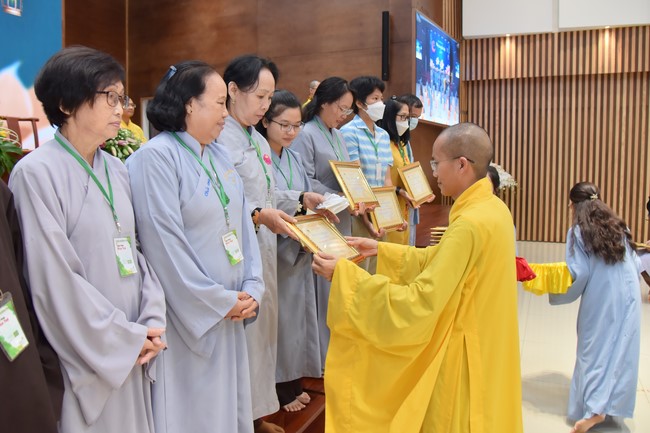 Cuộc thi “Thắp Sáng Đèn Tuệ” – lần IV