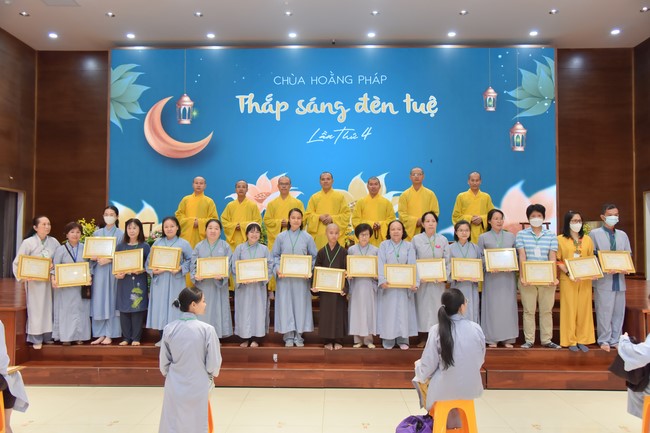 Cuộc thi “Thắp Sáng Đèn Tuệ” – lần IV