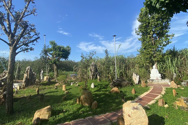 One-Day Peaceful Retreat at Suoi Phap Pagoda