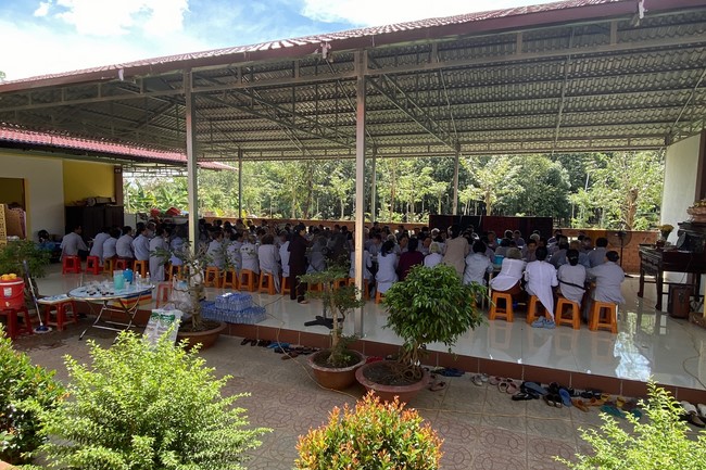 One-Day Peaceful Retreat at Suoi Phap Pagoda