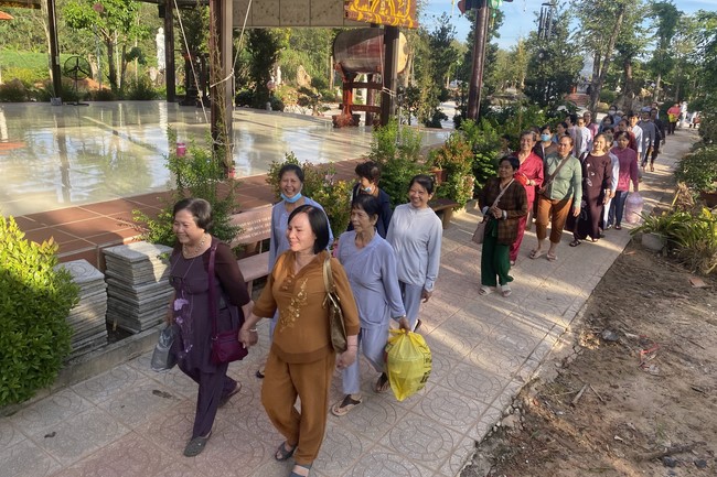 One-Day Peaceful Retreat at Suoi Phap Pagoda