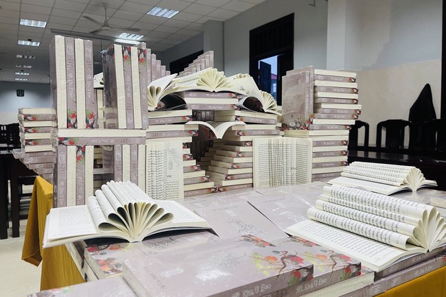 Donating books to Vietnam Buddhist University in Ho Chi Minh City