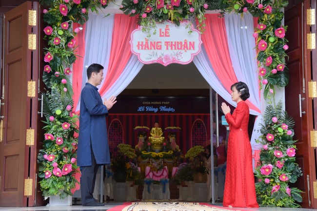 Wedding Ceremony at the pagoda