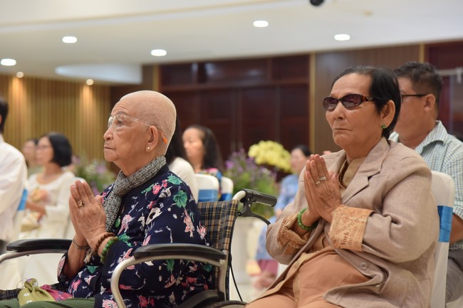 Wedding Ceremony at the pagoda