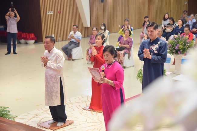 Wedding Ceremony at the pagoda