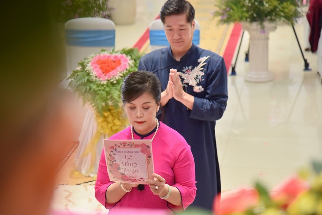 Wedding Ceremony at the pagoda