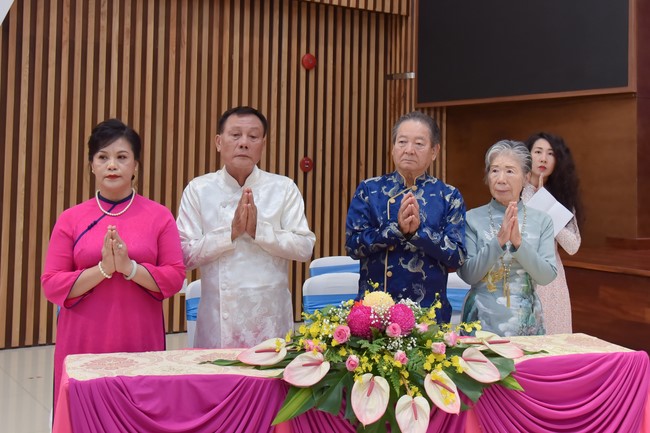 Wedding Ceremony at the pagoda