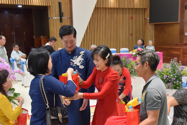 Wedding Ceremony at the pagoda